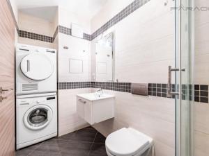 Pronájem bytu 1+kk, Praha - Holešovice, Jateční, 37 m2