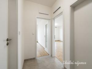 Pronájem bytu 2+kk, Praha - Dolní Počernice, Černodolská, 62 m2