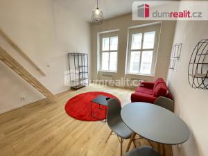 Pronájem bytu 1+kk, Praha - Smíchov, Na Valentince, 42 m2