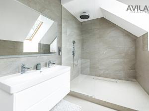 Prodej bytu 4+kk, Praha - Vokovice, Ke dvoru, 213 m2