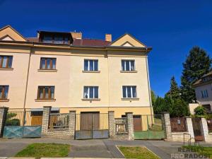 Prodej rodinného domu, Praha, V domově, 390 m2