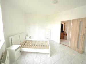Pronájem bytu 2+1, Praha - Šeberov, K Rozkoši, 70 m2