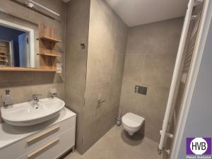 Pronájem bytu 1+kk, Praha, Výstavní, 38 m2