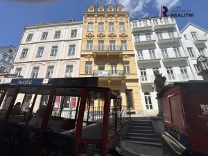 Prodej obchodního prostoru, Karlovy Vary, Zámecký vrch, 670 m2