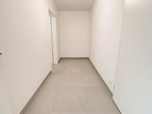 Prodej bytu 2+kk, Praha - Hostavice, Českobrodská, 64 m2