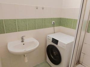 Pronájem bytu 1+kk, Valašské Meziříčí - Krásno nad Bečvou, Nádražní, 33 m2