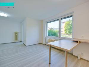 Pronájem bytu 1+kk, Olomouc - Neředín, Neředínská