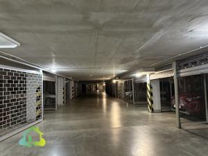 Prodej garáže, Praha - Košíře, Zahradníčkova, 18 m2