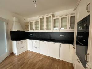 Pronájem bytu 2+kk, Praha - Modřany, 70 m2