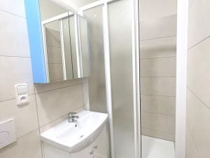Pronájem bytu 2+kk, Praha - Chodov, Švabinského, 42 m2