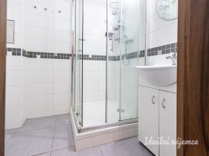 Pronájem bytu 2+kk, Praha - Žižkov, Biskupcova, 44 m2