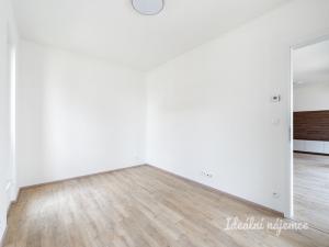Pronájem bytu 3+kk, Praha - Hloubětín, Domalípova, 90 m2