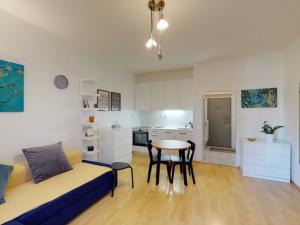 Prodej bytu 1+kk, Hostivice, Školská, 28 m2