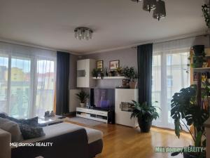 Pronájem bytu 2+kk, Praha - Holešovice, Komunardů, 60 m2