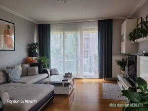 Pronájem bytu 2+kk, Praha - Holešovice, Komunardů, 60 m2