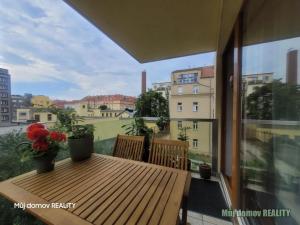Pronájem bytu 2+kk, Praha - Holešovice, Komunardů, 60 m2