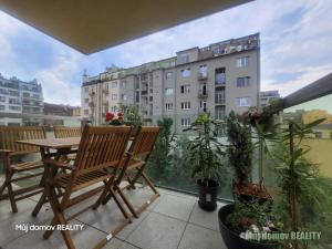 Pronájem bytu 2+kk, Praha - Holešovice, Komunardů, 60 m2