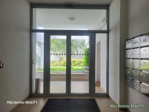 Pronájem bytu 2+kk, Praha - Holešovice, Komunardů, 60 m2