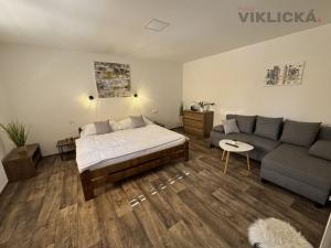 Prodej ubytování, Hlohovec, Hlavní, 1 m2