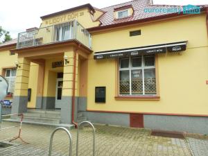 Pronájem restaurace, Praha, Toužimská, 310 m2