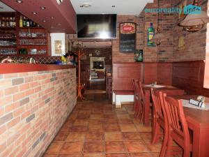 Pronájem restaurace, Praha, Toužimská, 310 m2