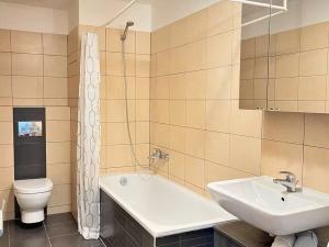 Pronájem bytu 2+kk, Praha, Na výspě, 52 m2