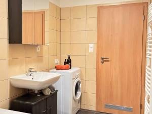 Pronájem bytu 2+kk, Praha, Na výspě, 52 m2
