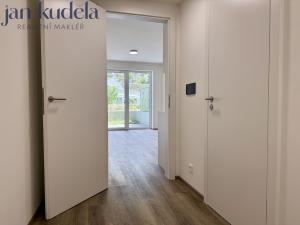 Pronájem bytu 1+kk, Brno, Bystrcká, 26 m2