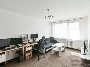 Pronájem bytu 2+kk, Praha - Kobylisy, Pohnertova, 43 m2