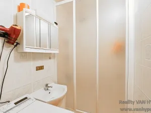 Pronájem bytu 2+kk, Praha - Kobylisy, Pohnertova, 43 m2