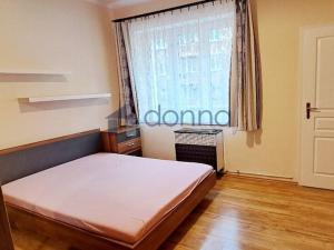 Pronájem bytu 2+kk, Praha, Viklefova, 48 m2