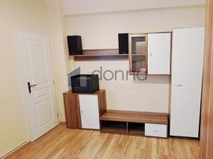 Pronájem bytu 2+kk, Praha, Viklefova, 48 m2