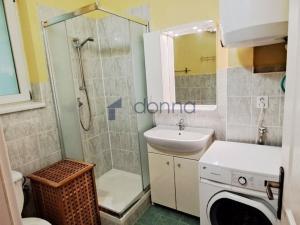 Pronájem bytu 2+kk, Praha, Viklefova, 48 m2