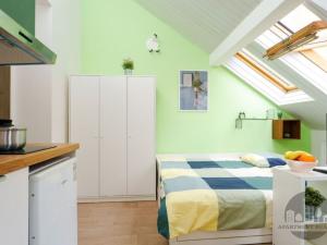 Pronájem bytu 1+kk, Praha, Čestmírova, 30 m2