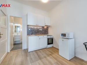 Pronájem bytu 1+kk, Praha, Kandertova, 27 m2