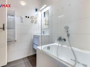 Pronájem bytu 1+kk, Praha, Kandertova, 27 m2