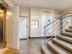 Pronájem bytu 1+kk, Praha, Kandertova, 27 m2