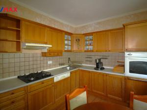 Prodej bytu 3+1, Karlovy Vary, Gagarinova, 79 m2
