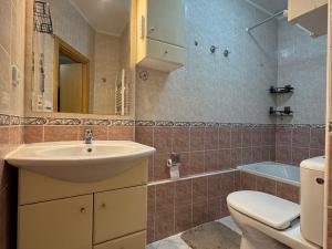 Prodej bytu 3+1, Karlovy Vary, Gagarinova, 79 m2