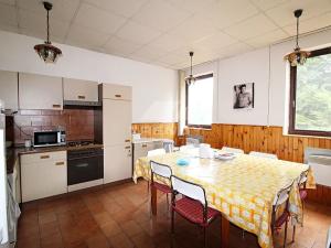 Prodej obchodního prostoru, Dýšina, Přátelství, 800 m2