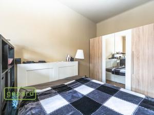 Pronájem bytu 1+1, Praha, U Uranie, 40 m2