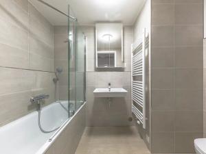Pronájem bytu 2+kk, Praha - Modřany, Vrátnická, 54 m2