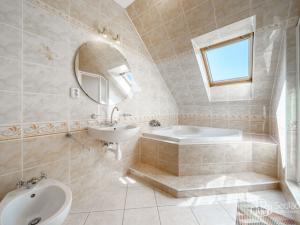 Prodej bytu 3+1, Karlovy Vary - Tašovice, 132 m2