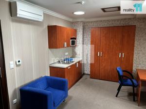 Pronájem kanceláře, Karlovy Vary - Dvory, Chebská, 61 m2