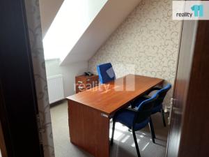 Pronájem kanceláře, Karlovy Vary - Dvory, Chebská, 61 m2