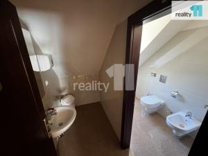 Pronájem kanceláře, Karlovy Vary - Dvory, Chebská, 61 m2