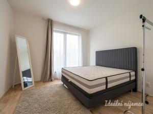 Pronájem bytu 2+kk, Praha - Hrdlořezy, Učňovská, 54 m2