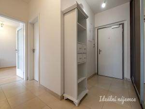 Pronájem bytu 2+kk, Praha - Hrdlořezy, Učňovská, 54 m2