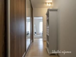 Pronájem bytu 2+kk, Praha - Hrdlořezy, Učňovská, 54 m2