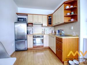 Pronájem bytu 2+kk, Hradec Králové - Nový Hradec Králové, Rybova, 58 m2